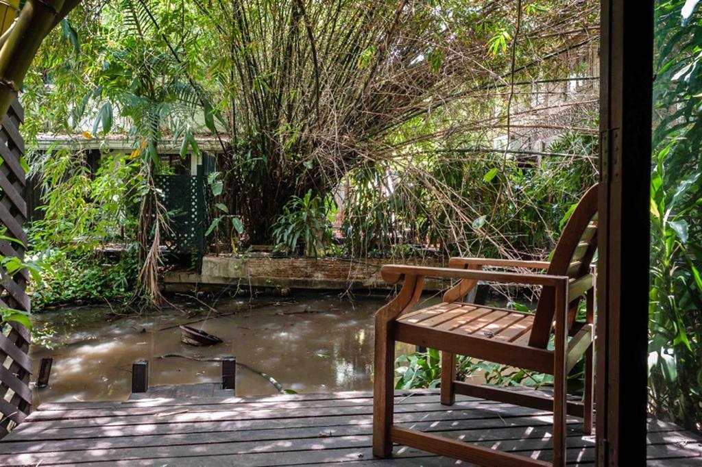 House By The Pond Aparthotel Bangkok Exteriör bild