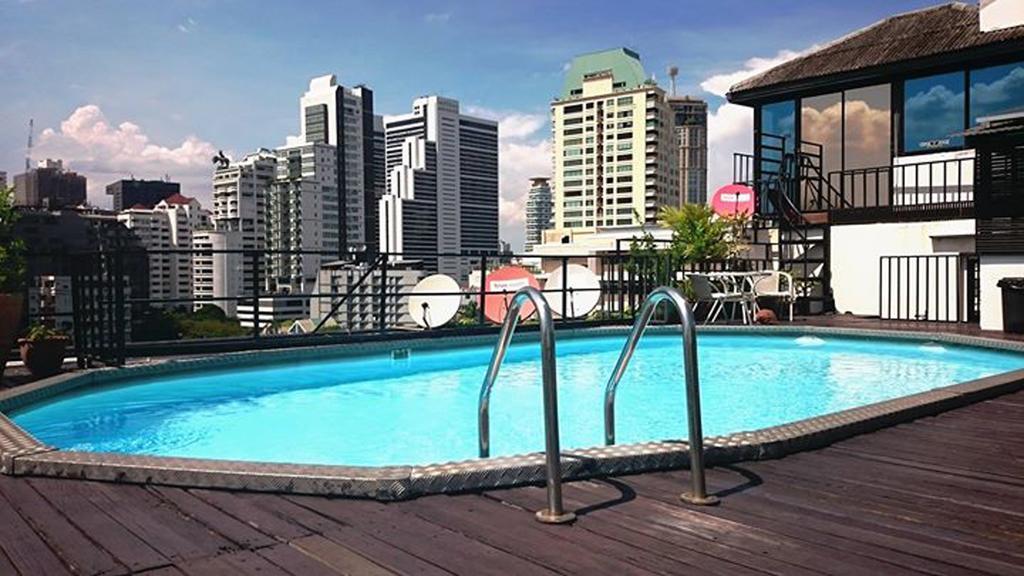 House By The Pond Aparthotel Bangkok Exteriör bild